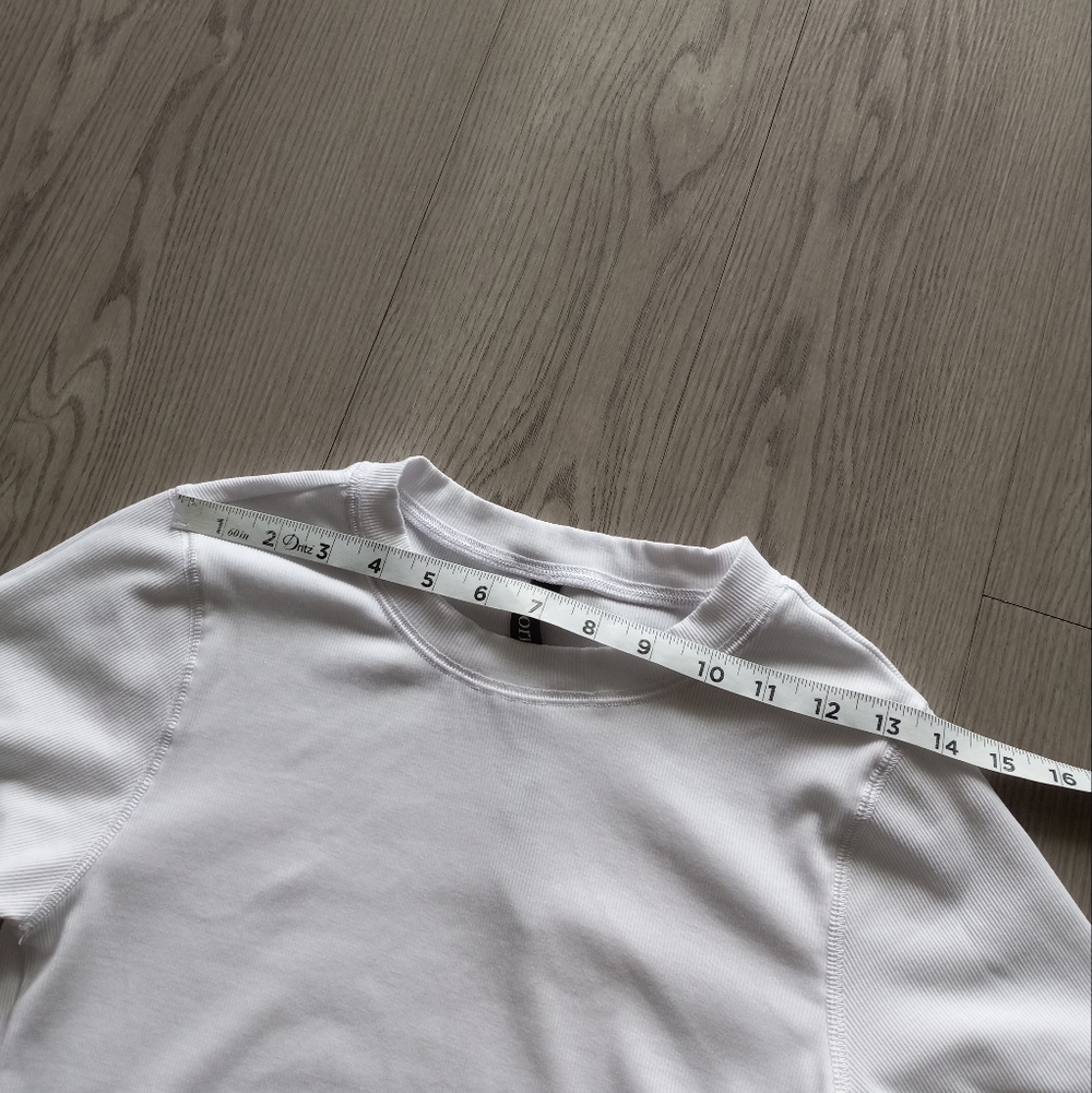 Vuori Pose Fitted Tee White M - Picture 9 of 14